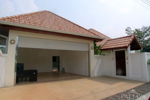 Casa de 3 dormitorios en Pattaya, Tailandia № 243251