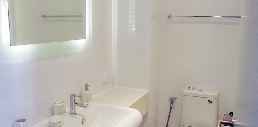 Condominio de 1 dormitorio en Pattaya, Tailandia № 242157