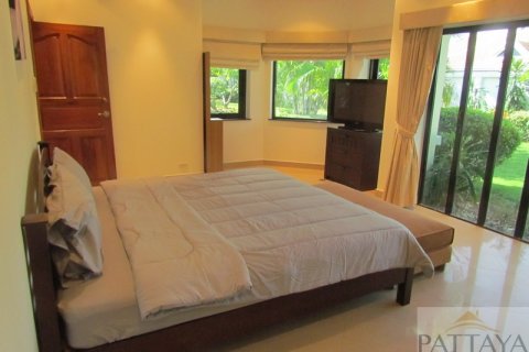 Casa de 3 dormitorios en Jomtien Beach, Pattaya, Tailandia № 243144 - foto 17
