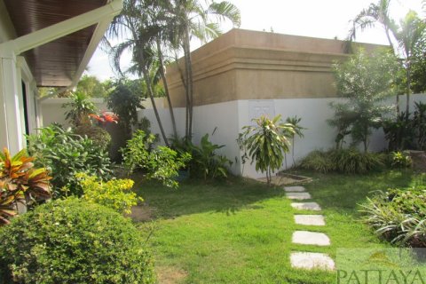 Casa de 3 dormitorios en Jomtien Beach, Pattaya, Tailandia № 243144 - foto 28