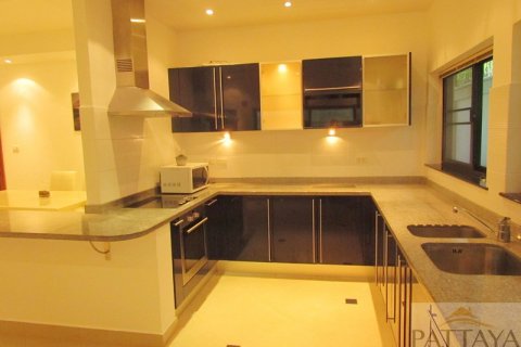 Casa de 3 dormitorios en Jomtien Beach, Pattaya, Tailandia № 243144 - foto 13