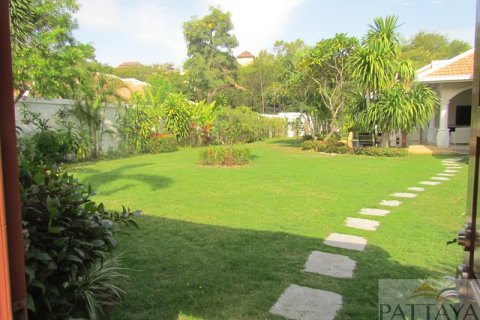 Casa de 3 dormitorios en Jomtien Beach, Pattaya, Tailandia № 243144 - foto 1
