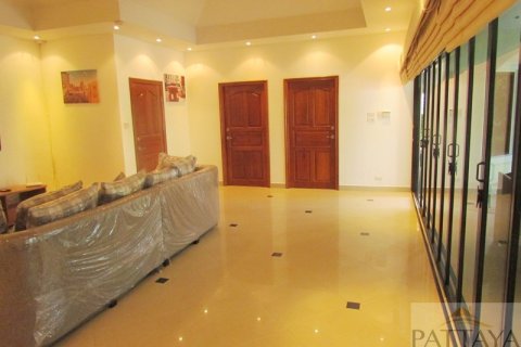 Casa de 3 dormitorios en Jomtien Beach, Pattaya, Tailandia № 243144 - foto 10