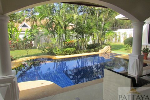 Casa de 3 dormitorios en Jomtien Beach, Pattaya, Tailandia № 243144 - foto 7