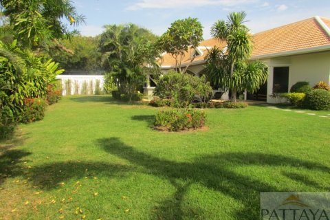 Casa de 3 dormitorios en Jomtien Beach, Pattaya, Tailandia № 243144 - foto 3