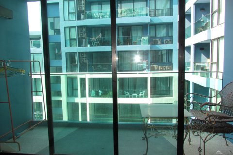 Condominio de 1 dormitorio en Jomtien Beach, Pattaya, Tailandia № 242326 - foto 2