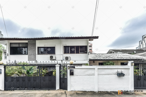 House in Bangkok, Thailand 3 bedrooms № 249789