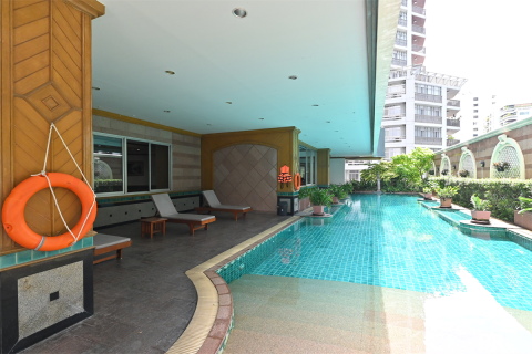 Condo à Bangkok, Thaïlande, 3 chambres № 194575 - photo 6