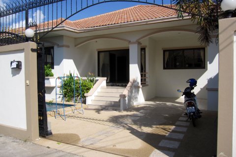 Casa de 3 dormitorios en Jomtien Beach, Pattaya, Tailandia № 243245