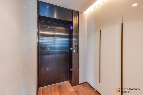 Condo in Bangkok, Thailand, 3 bedrooms  № 189968