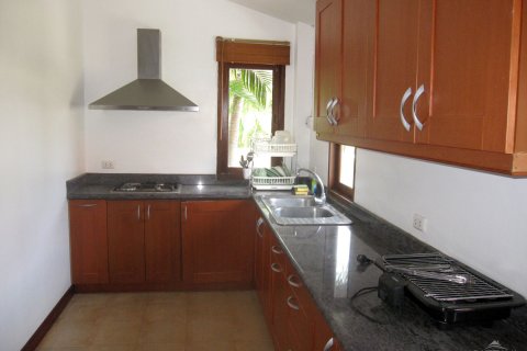 Casa de 3 dormitorios en Jomtien Beach, Pattaya, Tailandia № 243323 - foto 12