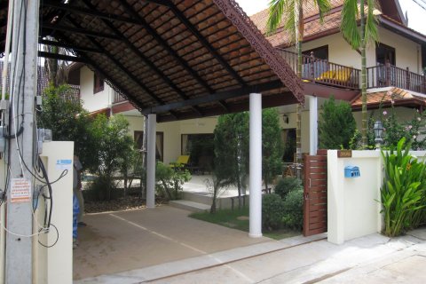 Casa de 3 dormitorios en Jomtien Beach, Pattaya, Tailandia № 243323