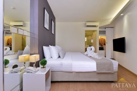 Condo in Pattaya, Thailand, 1 bedroom  № 242466 - photo 2