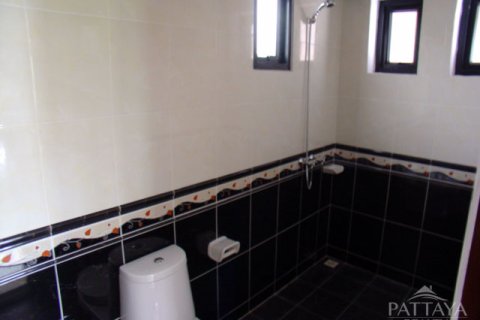 Casa de 3 dormitorios en Pattaya, Tailandia № 243083