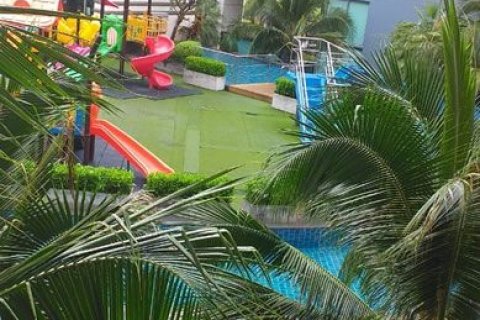 Condominio de 2 dormitorios en Jomtien Beach, Pattaya, Tailandia № 242478 - foto 22