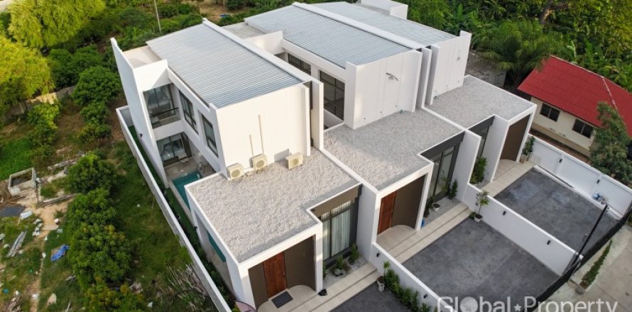 Casa de 3 dormitorios en Pattaya, Tailandia № 241550