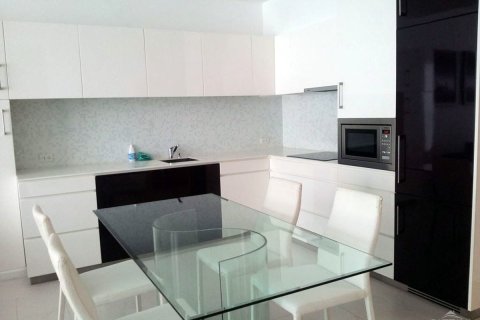 Condominio de 2 dormitorios en Pattaya, Tailandia № 242253