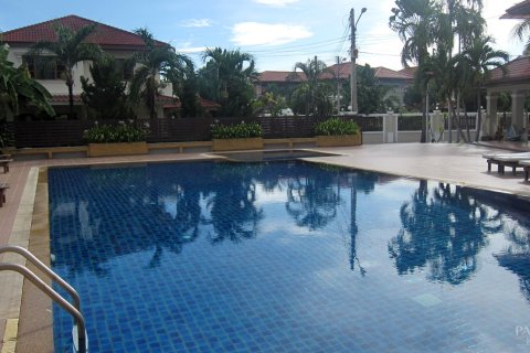 Casa de 4 dormitorios en Pattaya, Tailandia № 243287 - foto 2