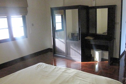 Casa de 4 dormitorios en Pattaya, Tailandia № 243287 - foto 24