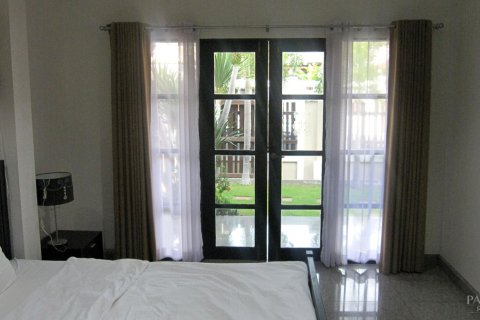 Casa de 4 dormitorios en Pattaya, Tailandia № 243287 - foto 14
