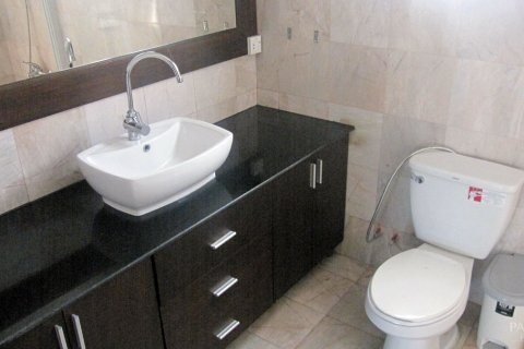 Casa de 4 dormitorios en Pattaya, Tailandia № 243287 - foto 15