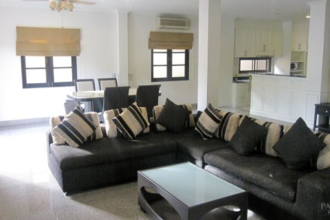 Casa de 4 dormitorios en Pattaya, Tailandia № 243287 - foto 12