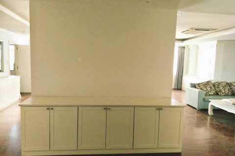 Eigentumswohnung in Watthana, Bangkok, Thailand, 3 Schlafzimmer № 251009 - Foto 12