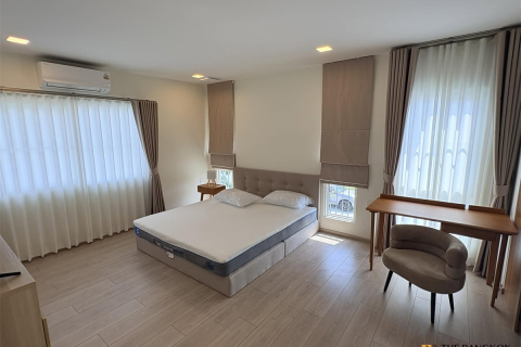Maison à Bangkok, Thaïlande 4 chambres № 249828