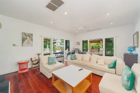 Casa de 5 dormitorios en Bang Tao, Tailandia № 126516 - foto 18
