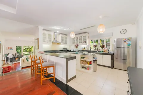 Casa de 5 dormitorios en Bang Tao, Tailandia № 126516 - foto 15
