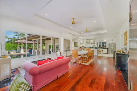 Casa de 5 dormitorios en Bang Tao, Tailandia № 126516 - foto 8