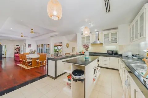 Casa de 5 dormitorios en Bang Tao, Tailandia № 126516 - foto 16