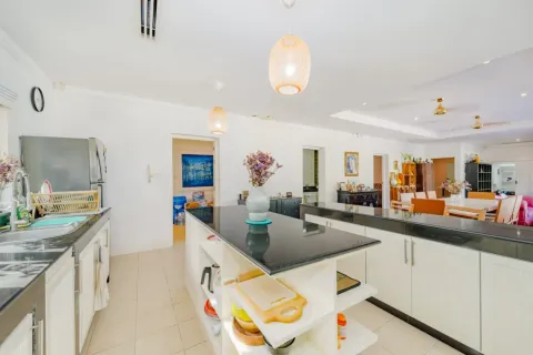 Casa de 5 dormitorios en Bang Tao, Tailandia № 126516 - foto 14