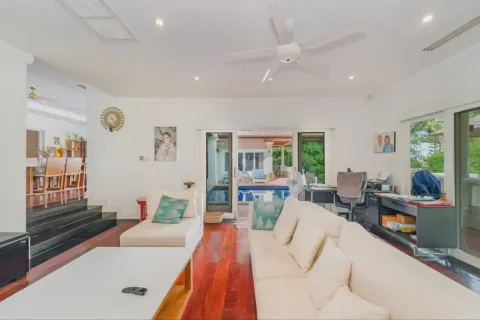 Casa de 5 dormitorios en Bang Tao, Tailandia № 126516 - foto 11