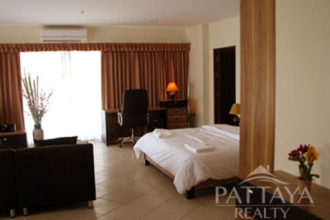 Condo on Jomtien Beach, Pattaya, Thailand, 1 bedroom № 242867 - photo 2