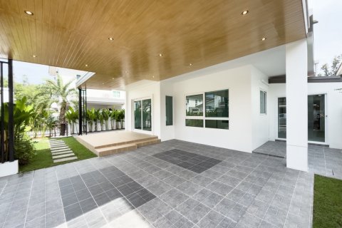 Villa in Pattaya, Thailand 4 bedrooms № 234190 - photo 5