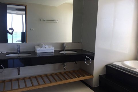 Condominio de 2 dormitorios en Pattaya, Tailandia № 242532 - foto 3
