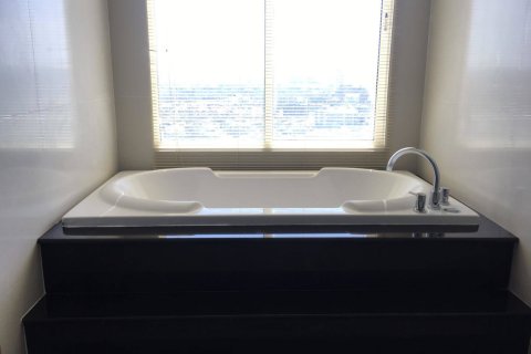 Condominio de 2 dormitorios en Pattaya, Tailandia № 242532 - foto 10