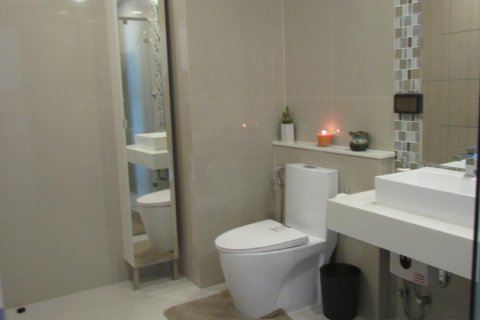Condominio de 1 dormitorio en Pattaya, Tailandia № 242398 - foto 12