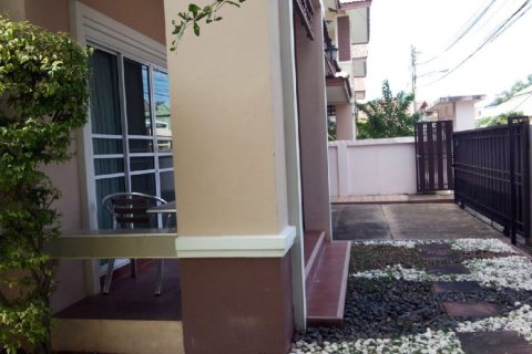 Casa de 4 dormitorios en Pattaya, Tailandia № 243111 - foto 9