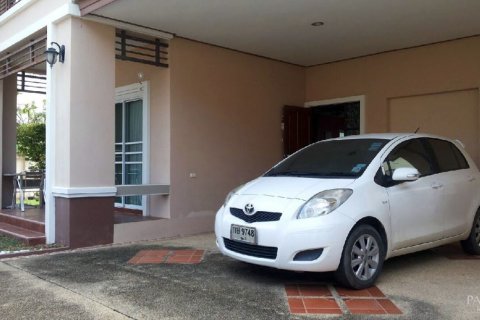 Casa de 4 dormitorios en Pattaya, Tailandia № 243111 - foto 15
