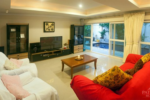 Casa de 3 dormitorios en Pattaya, Tailandia № 243120 - foto 2