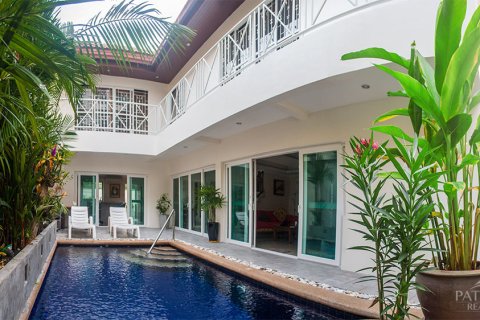 Casa de 3 dormitorios en Pattaya, Tailandia № 243120