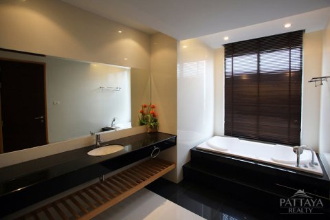 Condominio de 2 dormitorios en Pattaya, Tailandia № 242944 - foto 10