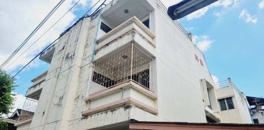 Commercial property in Chiang Mai, Thailand 364 sq.m. № 244746