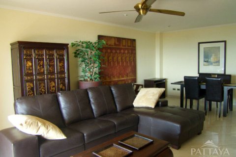 Condo in Pattaya, Thailand, 2 bedrooms № 242432 - photo 10