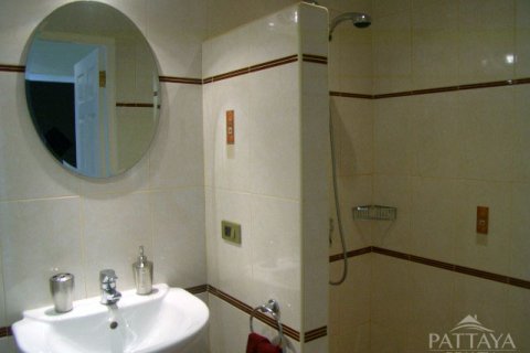 Condo in Pattaya, Thailand, 2 bedrooms № 242432 - photo 3