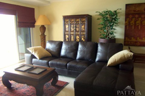 Condo in Pattaya, Thailand, 2 bedrooms № 242432 - photo 7