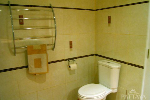 Condo in Pattaya, Thailand, 2 bedrooms № 242432 - photo 18
