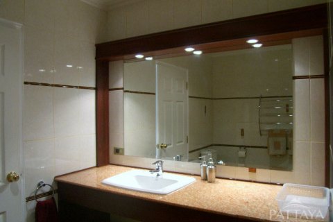 Condo in Pattaya, Thailand, 2 bedrooms № 242432 - photo 19